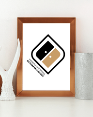framed-poster-mockup-lying-on-table-006